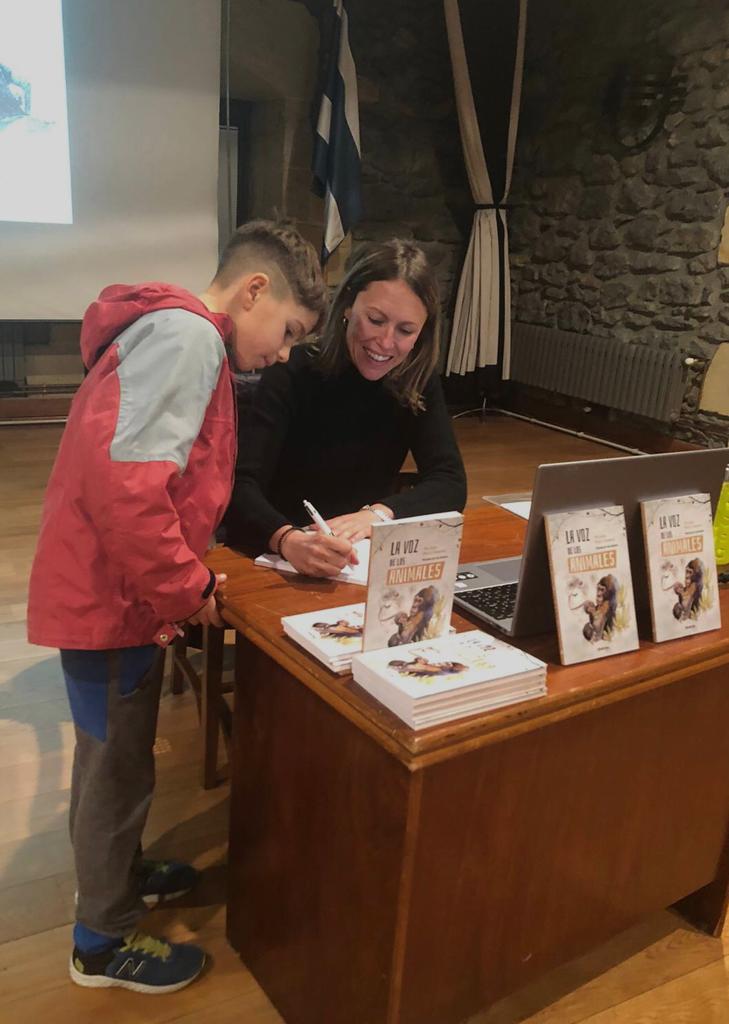 Ayer presentamos el libro La voz de los animales y hablamos de educación desde el respeto a los animales en las jornadas antiespecistas de AIA.