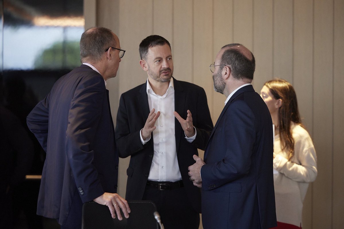 eduardheger's tweet photo. Brief, but intesive and friendly @EPP retreat in Athens. We’ve discuss key topics ahead of 2024 @Europarl_EN elections - energy prices, Russian aggression, migration security & defence, competitiveness, green economy & growth. Thanks to @kmitsotakis for hosting us. #strongEU https://t.co/Qr9GdcHfp8