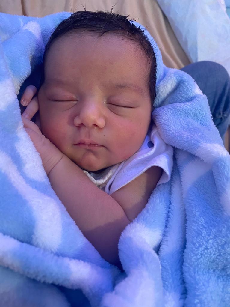 aneudydeleonm's tweet photo. ¡Un pedazo de mí! Mi príncipe #Daylan, durmiendo en los brazos de papi como un angelito de Dios🙏💙😍❤️.

Jehová me lo cuide, me permita criarlo, verlo crecer y desarrollarse hasta convertirse en un hombre de bien, porque estoy seguro que nació para un gran propósito. ¡Amén! 😇 https://t.co/K1yfsAjrPc