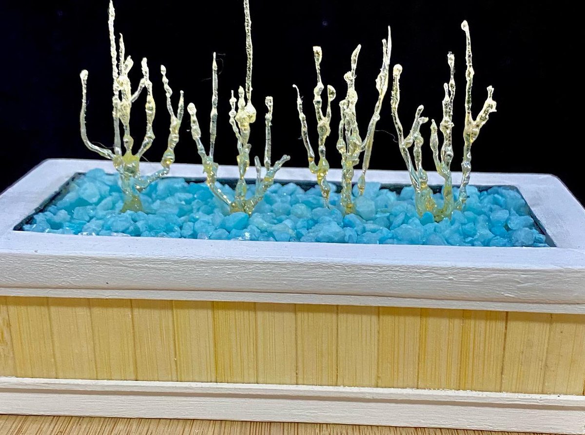 minicreationz's tweet photo. This is how I make the flames for my fireplaces, fire pits, and coral reef. I use a substance called Bondic.(same resin that dentist use). Works great. #bondic #miniature #miniaturist #miniatureartist https://t.co/LOmdo8wQdz