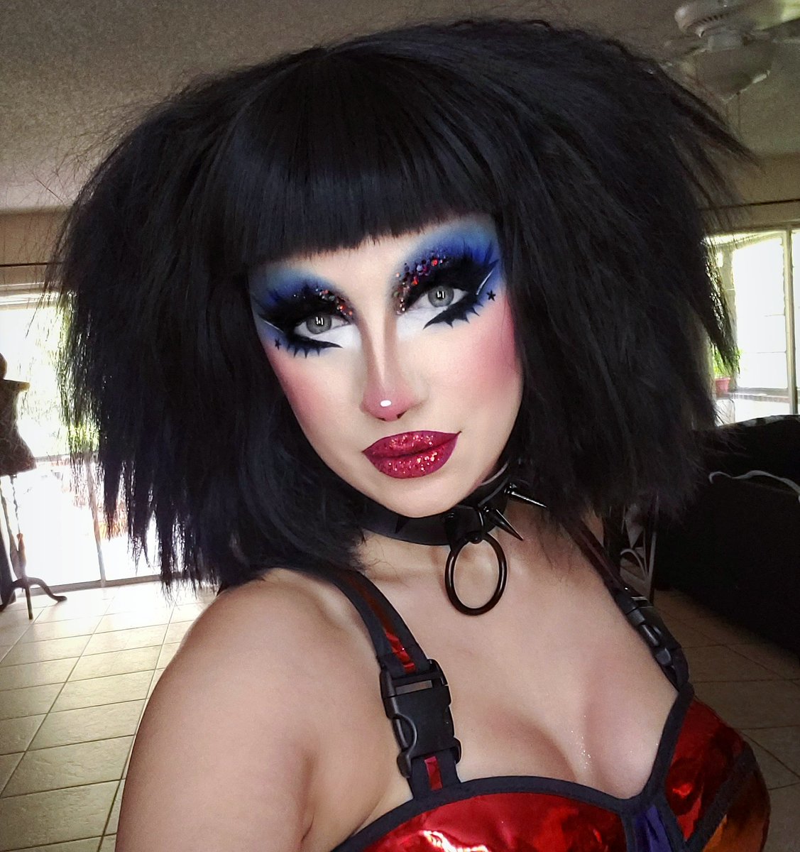VenusEnvyDrag's tweet photo. Shout-out to @SlayfireCo for keeping me glittery ✨ Use code venus10 for 10% off your order https://t.co/us2wbi8lLn