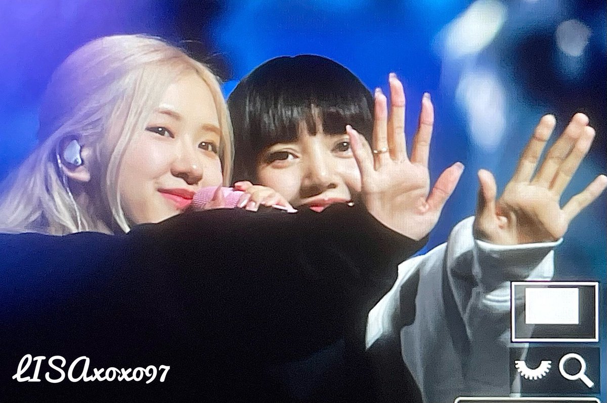 Chaelisav_2's tweet photo. ไม่ว่าจะเกิดอะไรขึ้นจะอยู่ข้างๆเสมอรักนะเด็กน้อย🥰

WE LOVE YOU CHAELISA 🐥🐿️

#Protect_Rosé 
#ApologizeToLisa https://t.co/CqVQzd8tqY