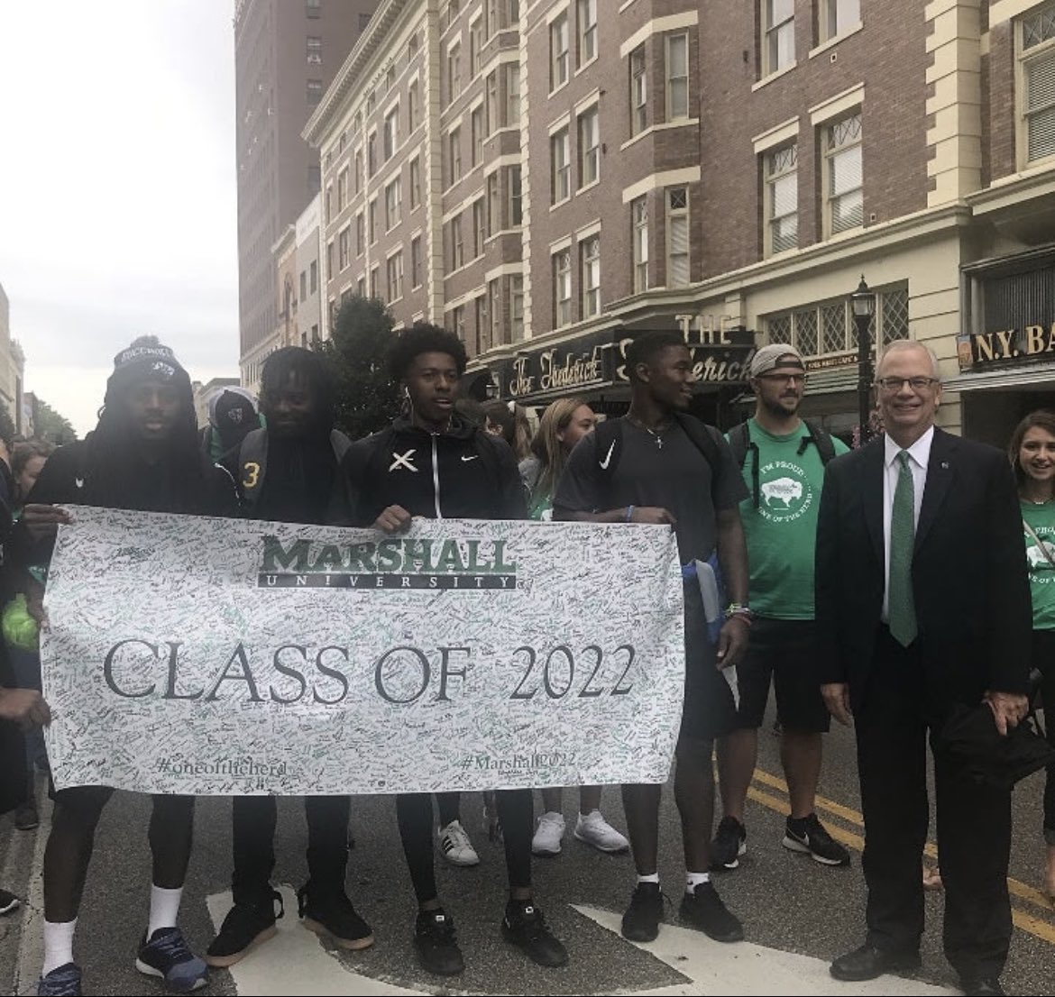 Carolhammond711's tweet photo. My son graduates in a week๐ฅน๐ค๐
So proud of him and his journey!!
2 diplomas in 4 years!!!!! Blessed beyond measures!!
#MarshallUniversity #HealthScienceMajor ๐จ๐ฝโ๐๐๐
#Winter2022 https://t.co/nLp9i6SJyV
