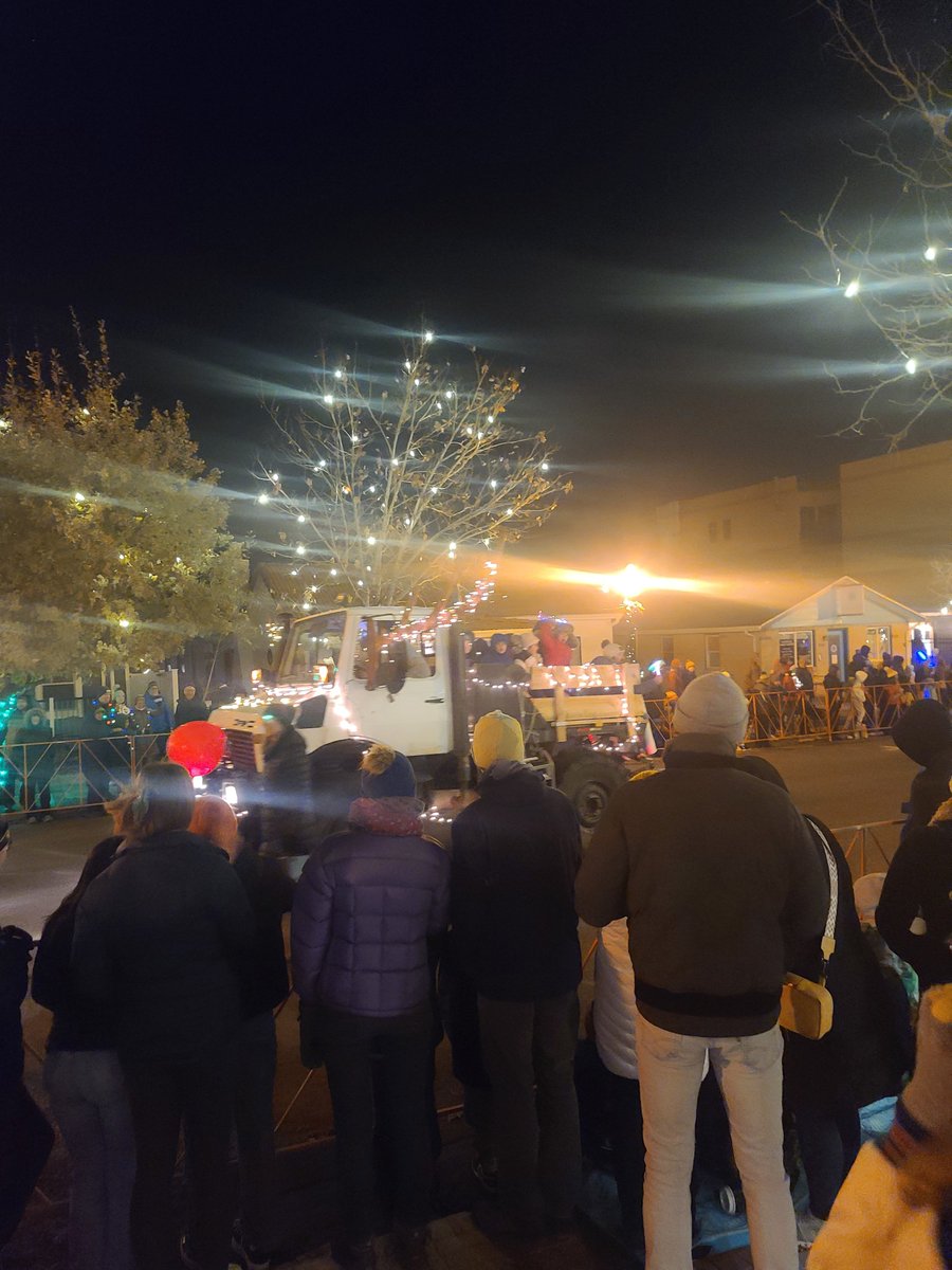 drewsef2254's tweet photo. Fun night at the parade of lights in Louisville!! https://t.co/OiOfr9qsUw