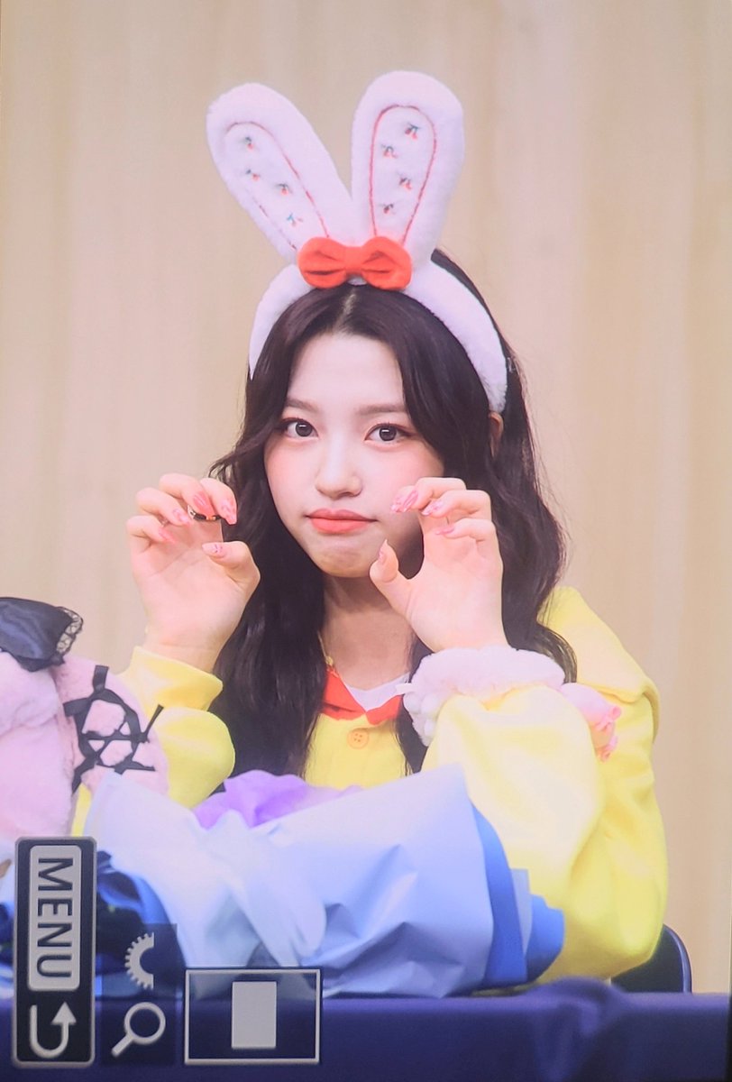 Record0428's tweet photo. 221203

#첫사랑 #CSR #두나 #DUNA https://t.co/qLopItBpKI