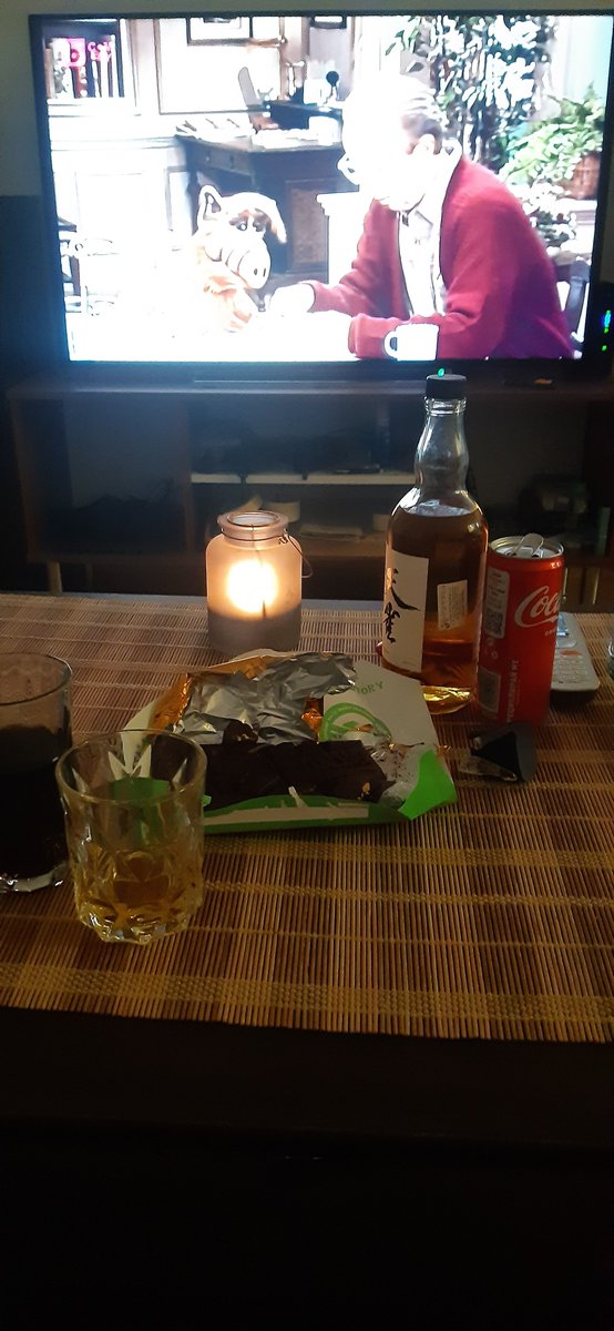 fakejream's tweet photo. stille nacht, kalte nacht ✨ https://t.co/XNe8QXAJ7a