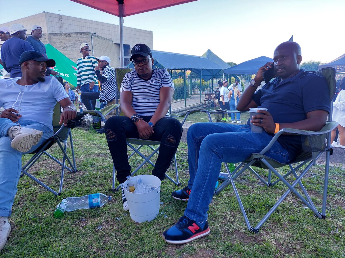tivytave's tweet photo. Esele ha li weekend tse kotsi li qala till January!
#1stOne
#Cooltable https://t.co/Ke2o2BlxJG