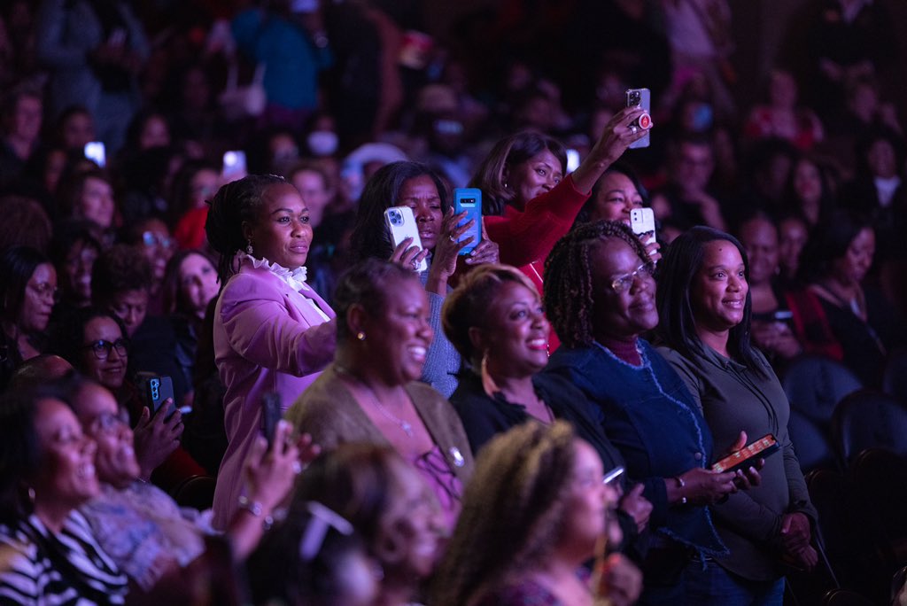 MichelleObama's tweet photo. What an amazing crowd and conversation last night at our first #TheLightWeCarry show in Atlanta with my friend @TylerPerry. Can’t wait to do it all again tonight! https://t.co/mClcjRYZiY
