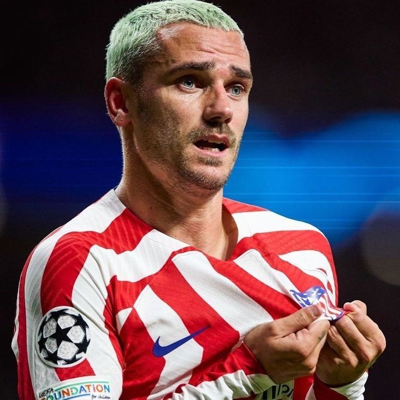 Comparaisons2's tweet photo. Qui est le meilleur à son prime ?

Benzema 🔃
Griezmann ❤ https://t.co/ba8fvE4ZGB
