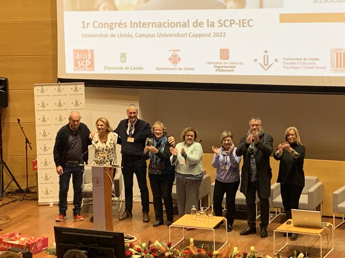 carol13carrillo's tweet photo. Moltes felicitats al grup coordinador del Congrés amb grans persones i grans professionals. MOLTES GRÀCIES de tot cor!!! https://t.co/Idb1hM6MJI