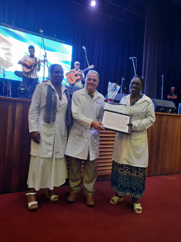 TamaraVBenitez's tweet photo. #Mayabeque.Que bello espacio de reconocimiento a nuestros ángeles de batas blancas. Merecidisímo.!!! https://t.co/7JhOKOKnJ8