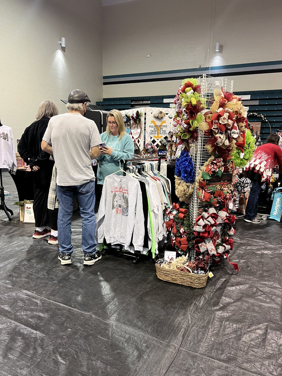 Sarah Lewis tweet media