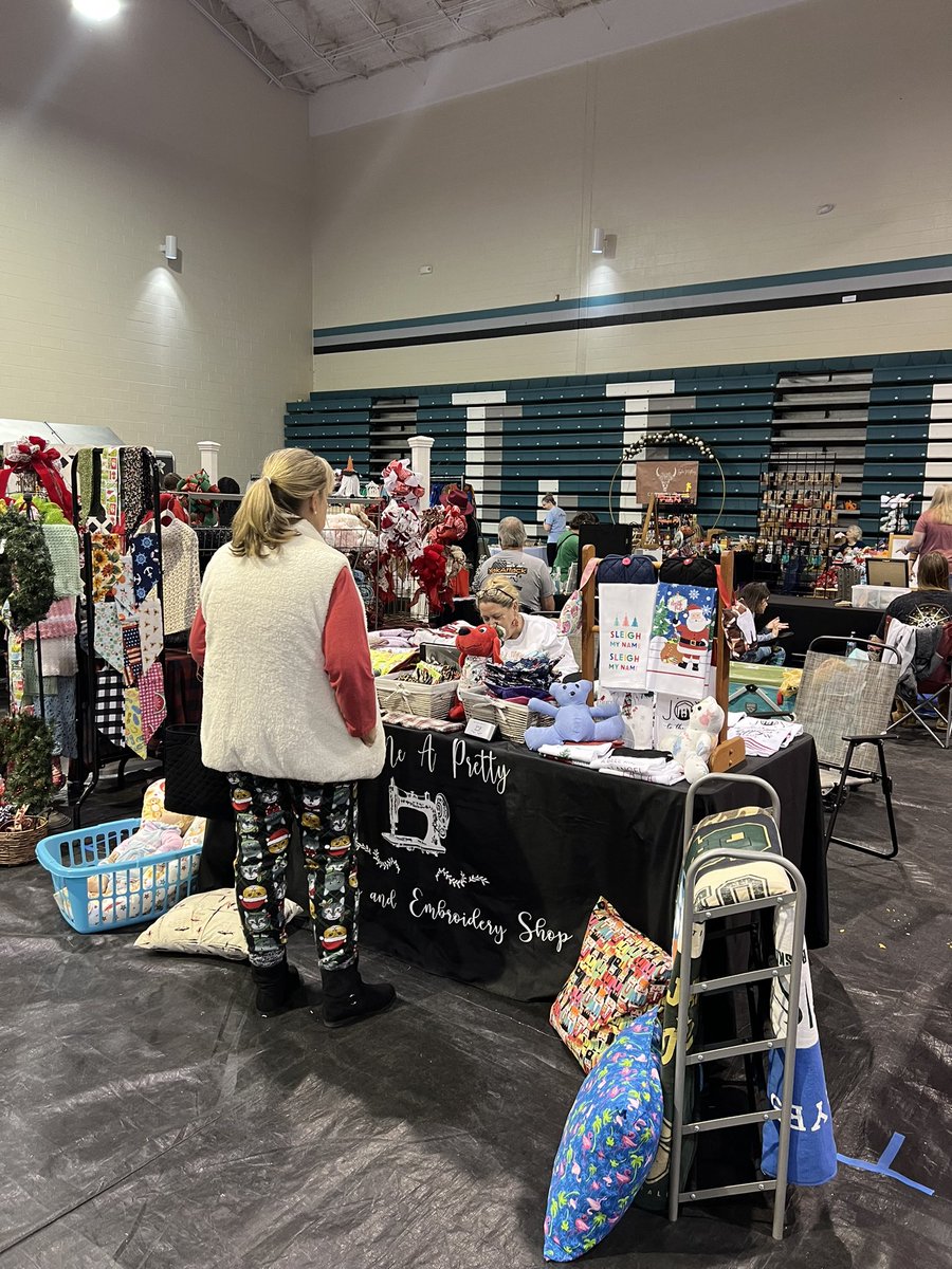 Sarah Lewis tweet media