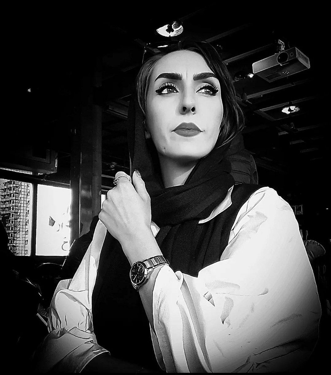 HichkasOfficial's tweet photo. #مریم_محمدوند ۳۰ آبان توی خونه بوده که به دست تروریستای جمهوری اسلامی ربوده میشه...

صداش باشیم...

تنها راه آزادی همه‌ی زندانیا سرنگونی نظامه...

#مهسا_امینی https://t.co/Uq9I8fCHBS