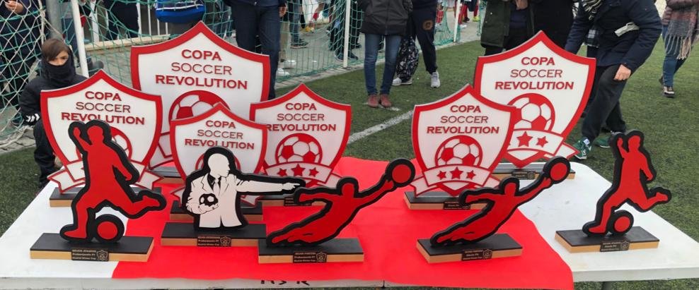 rsierramorales's tweet photo. Que buena mañana hemos pasado gracias a @MadridSoccerRev por su invitación, @GSDcdeportivo ha dado la cara en este gran torneo prebenjamin cayendo en semifinales contra un gran @AtletiAcademia #GSDmovimientonaranja https://t.co/LsV90HlPnx