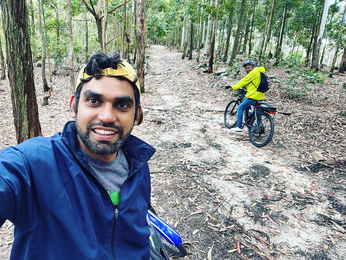 AgniLak's tweet image. Road to #ellarock #cycling #SriLanka