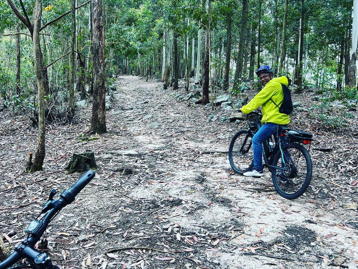 AgniLak's tweet image. Road to #ellarock #cycling #SriLanka