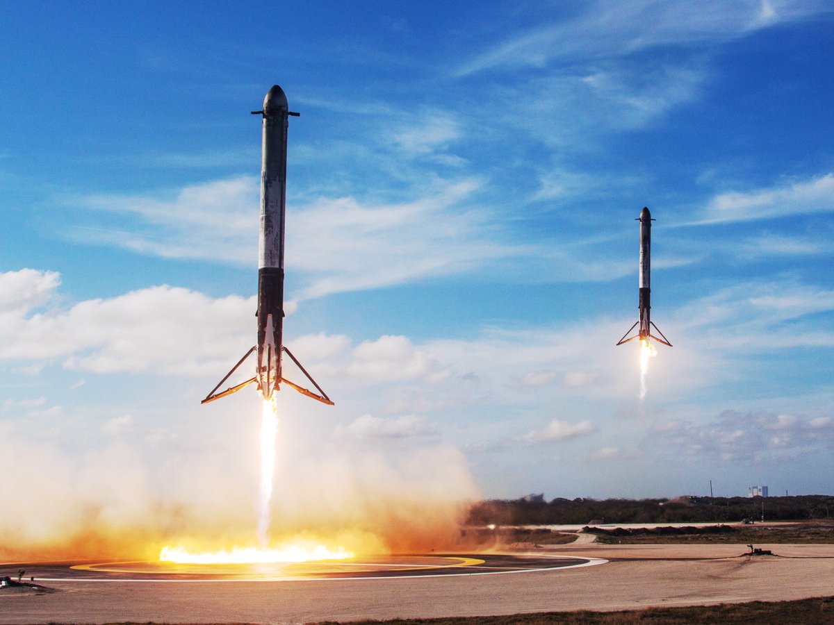 Cosmic_Andrew1's tweet photo. We live in the future https://t.co/CepLaVdyAz