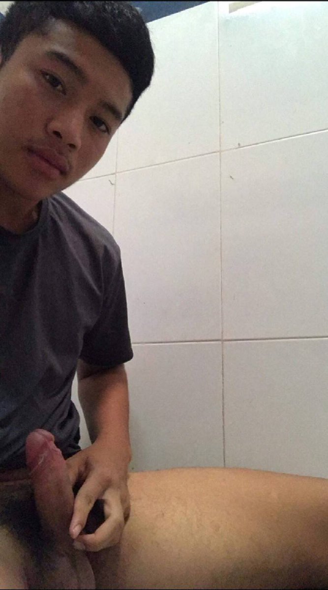 numwow2001's tweet photo. EP1 เด็กนักฟุตบอล ชักว่าวโชว์สาวน้ำแตก #เสียวชายแท้ https://t.co/0FQnfzh7Tg