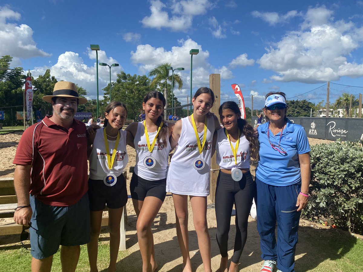 BWN_BullsSports's tweet photo. Girls Youth Beach tennis finish 1 & 2 at the torneo escolar! GO BULLS! #BaldwinPride#BWNStrong #IBelong #TheBaldwinDifference #BULLSinAction https://t.co/RTNLc0paCf