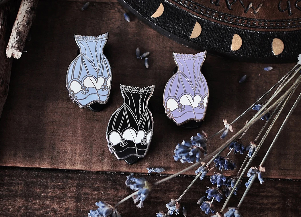 estylingerie's tweet photo. Looking for affordable gift ideas for a lingerie lover? Check out my 'under £100' list which includes suggestions such as this £7 trio of handmade pins by Virgovvitch, and this £15 trio of notebooks by Rebecca Feneley:
https://t.co/8LfI2m42pw https://t.co/LUQSzDjv9n