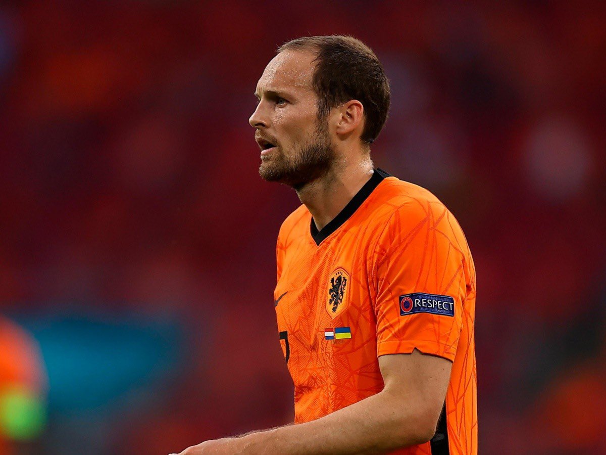 jorgeLFR's tweet photo. #Qatarsis | El defensa de Países Bajos, amigo íntimo de Eriksen, sigue jugando con un desfibrilador a pesar de que sufrió dos desmayos en el campo a lo largo de su carrera.
Ambos, piezas estelares de sus selecciones en #Qatar2022 dejando claro que el fútbol da revancha♥️ https://t.co/mN9gd8uIQ0