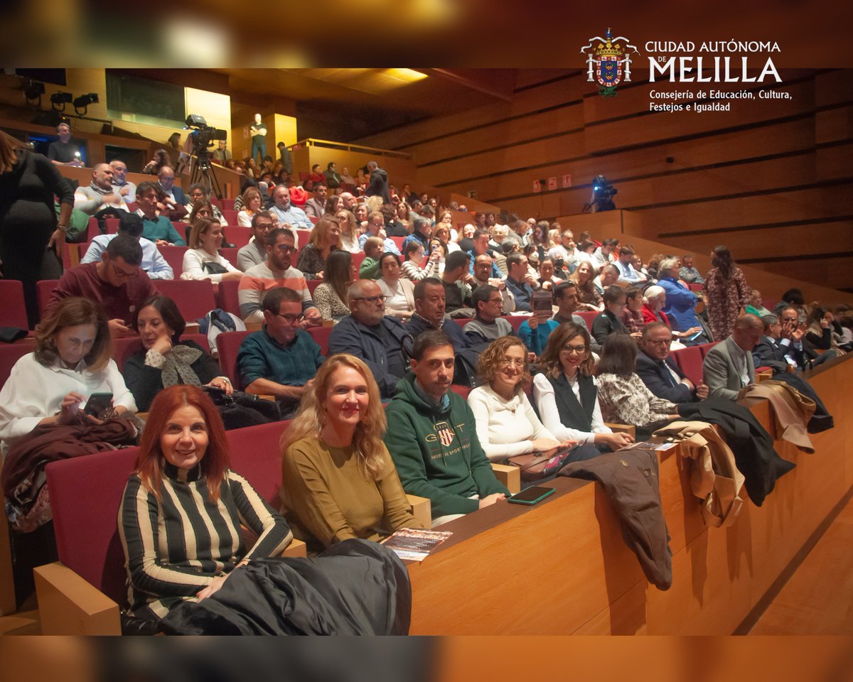 cultura_melilla's tweet photo. El Teatro Kursaal lleno para disfrutar el concierto de @OCRTVE de ayer viernes.
Todo un éxito artístico y organizativo para la ciudad de #Melilla.
Hoy el Coro actuará en la Iglesia del Sagrado Corazón, a las 19:30h, con entrada libre hasta completar aforo.
#concierto @l_circe https://t.co/gGVeMXLIFD