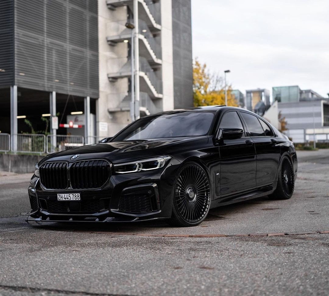 WorldWideCarsTM's tweet photo. Murdered BMW 7 Series 💯 https://t.co/Hcvt1jalPv