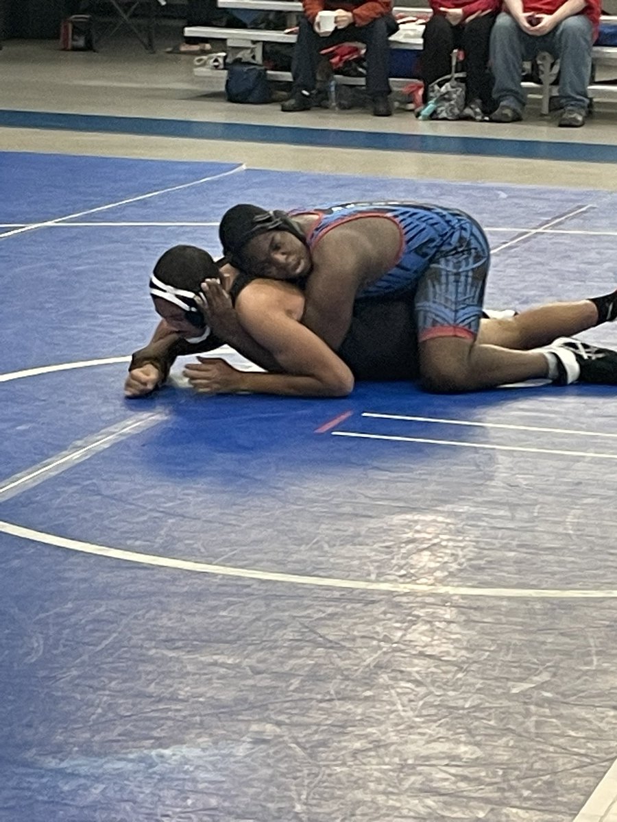 rhsduncan's tweet photo. D. Mack with a 5-2 victory. https://t.co/CnBOFU7UO2