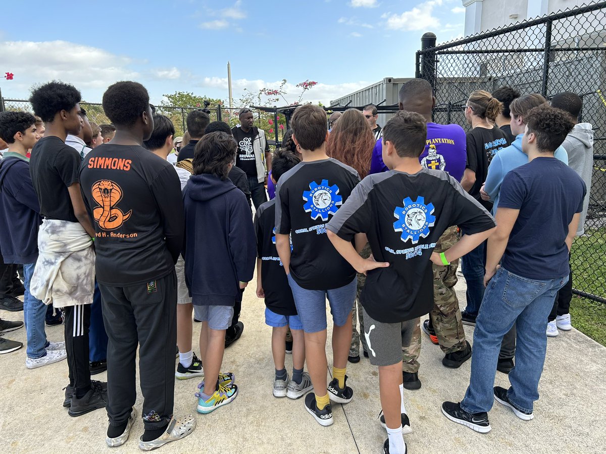 BrowardSTEM's tweet photo. Itโs that time of the year: robotics at @CityofMiramar @WayneMessam #AviationDays @browardschools @drnmancini @suptvcartwright @BCPSAcademics @BCPSAppLearn #CSEdWeek #browardcodes @BoschFoundation @BoschGlobal @REC_Foundation @VEXRobotics https://t.co/GWI1N7Y9AN