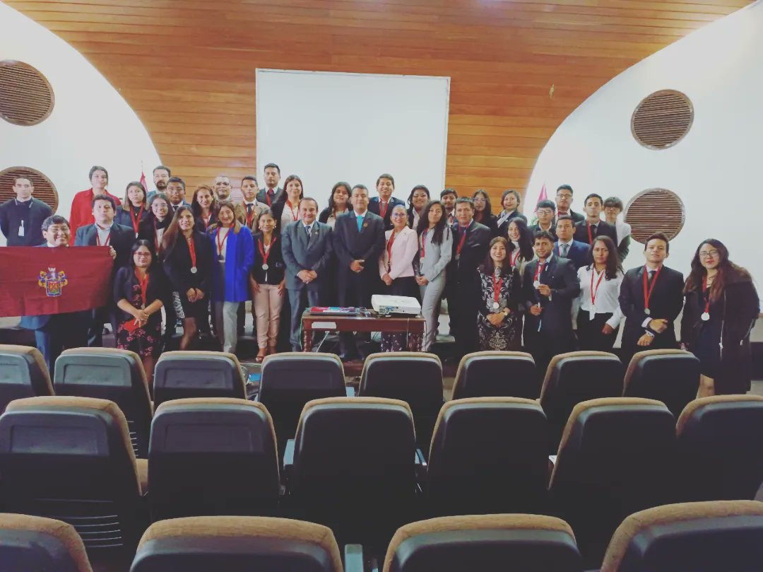 LuciaNolascoC's tweet photo. #ParlamentoUniversitario
Agosto
Hace unos meses tuve la oportunidad de participar del PARLAMENTO UNIVERSITARIO, programa de la Oficina de Participación del Congreso de la República
#RMJP
#RMJPERÚ
#ParlamentoJoven
#PLENARIONACIONAL
#Congreso
#Jóvenes
#PoliticaDecente
#Adelante https://t.co/FjoxO6IjaA
