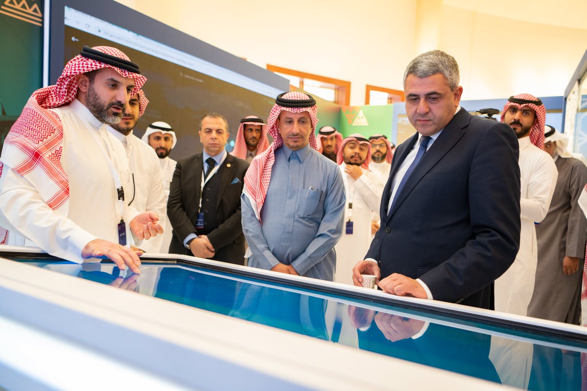 Saudi_MT's tweet photo. استقطب #منتدى_عسير_للاستثمار قادة القطاع السياحي وكبار المستثمرين بهدف استكشاف الإمكانات التي تتمتع بها منطقة #عسير. وتلتزم المملكة بدعم تنمية هذه المنطقة وتعزيز مكانتها لتصبح وجهة سياحية دولية بارزة. https://t.co/Aj1UjJcO3Q