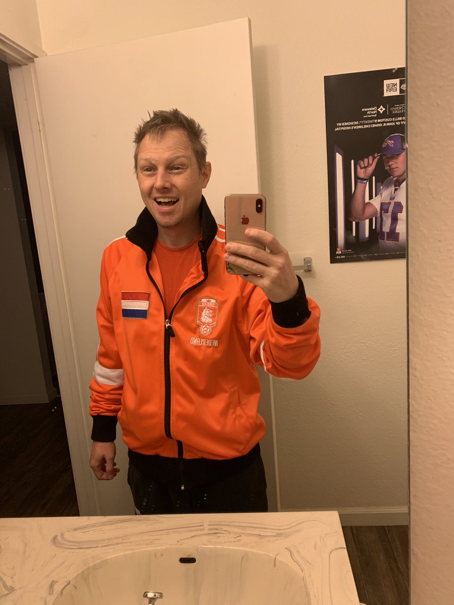 grayeby's tweet photo. #oranje #oranjewinter #sorrymaarikbenamerikanmaarhetgeeftniet https://t.co/HlBoLPJBS1
