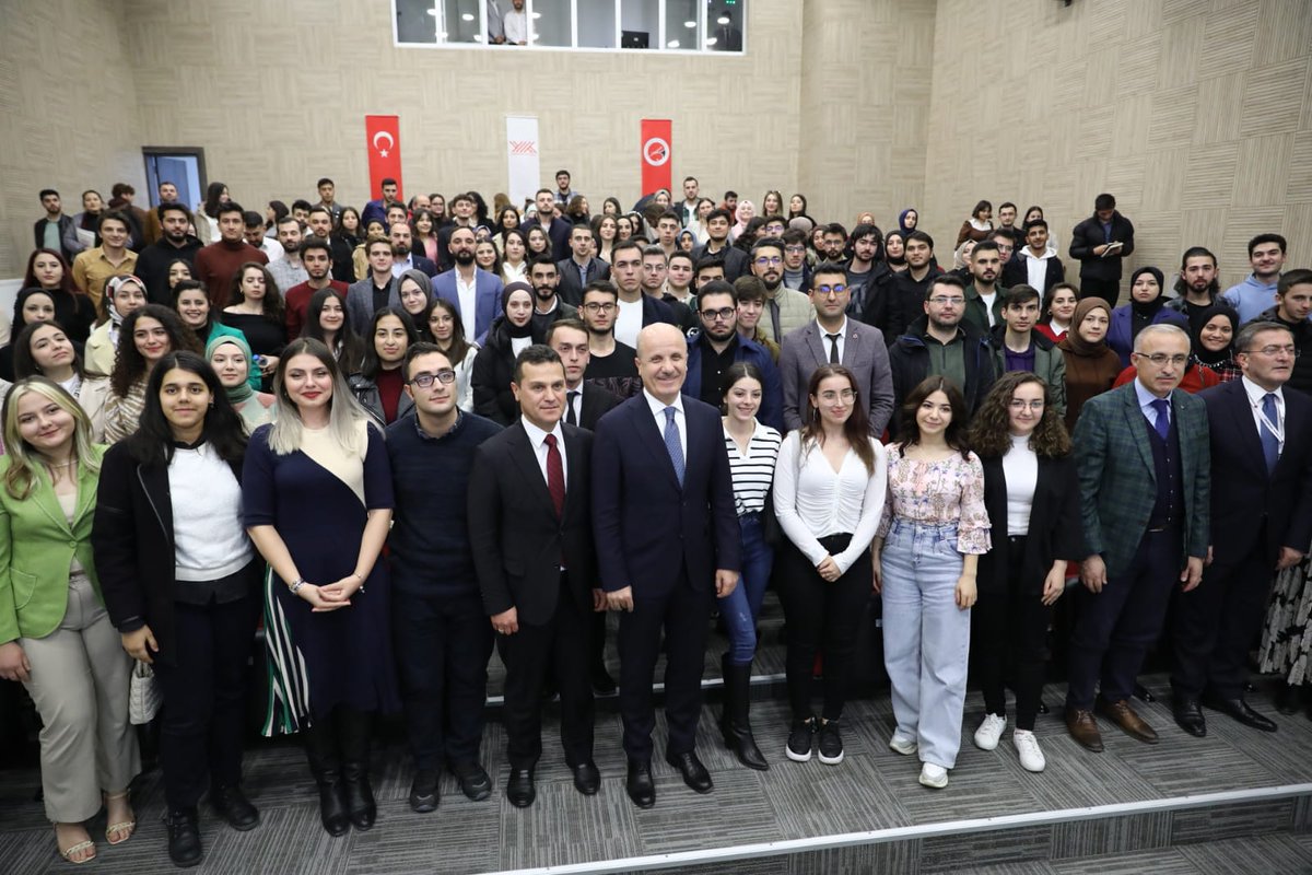 erolozvar's tweet photo. Türkiye’de ormancılık ve tabiat turizmi konusunda tek ihtisas üniversitesi olan Kastamonu Üniversitesinde kıymetli öğrencilerimizle bir araya gelerek sohbet ettik, onları dinledik, sorularını cevapladık, önerilerimizi ilettik. https://t.co/1QlrW84xW3