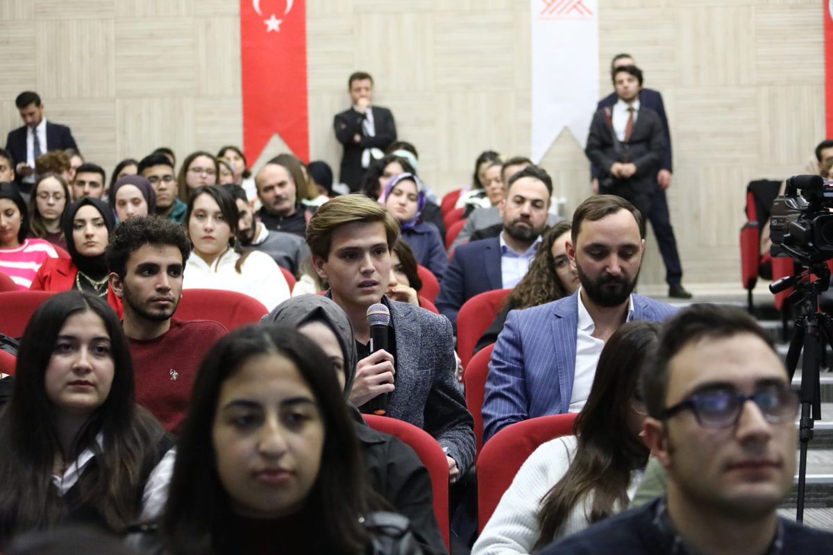erolozvar's tweet photo. Türkiye’de ormancılık ve tabiat turizmi konusunda tek ihtisas üniversitesi olan Kastamonu Üniversitesinde kıymetli öğrencilerimizle bir araya gelerek sohbet ettik, onları dinledik, sorularını cevapladık, önerilerimizi ilettik. https://t.co/1QlrW84xW3