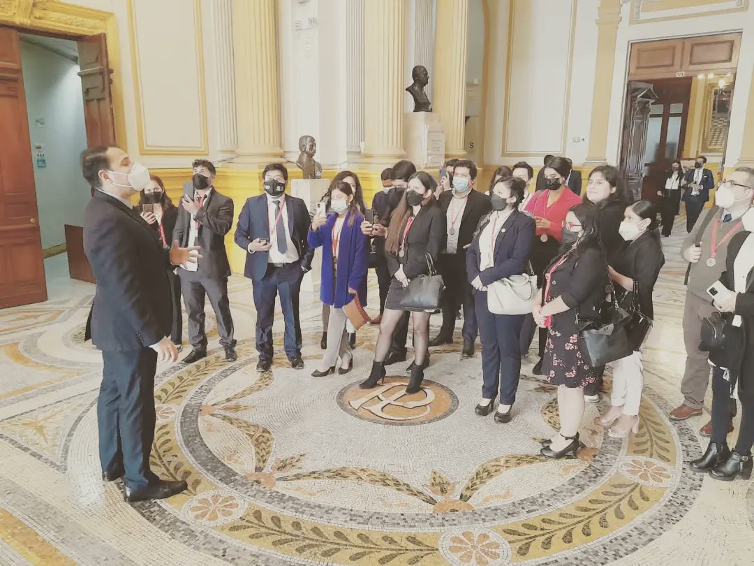 LuciaNolascoC's tweet photo. Agosto 
Los Parlamentarios Jovenes  realizamos  una visita  al Congreso de la República, donde se pudo recorrer los ambientes del Palacio Legislativo y conocer más sobre las funciones que realiza 
#RMJPERÚ
#ParlamentoJoven
#VisitaCongreso
#Jóvenes
#PoliticaDecente
#Adelante https://t.co/rfNluM0zz6