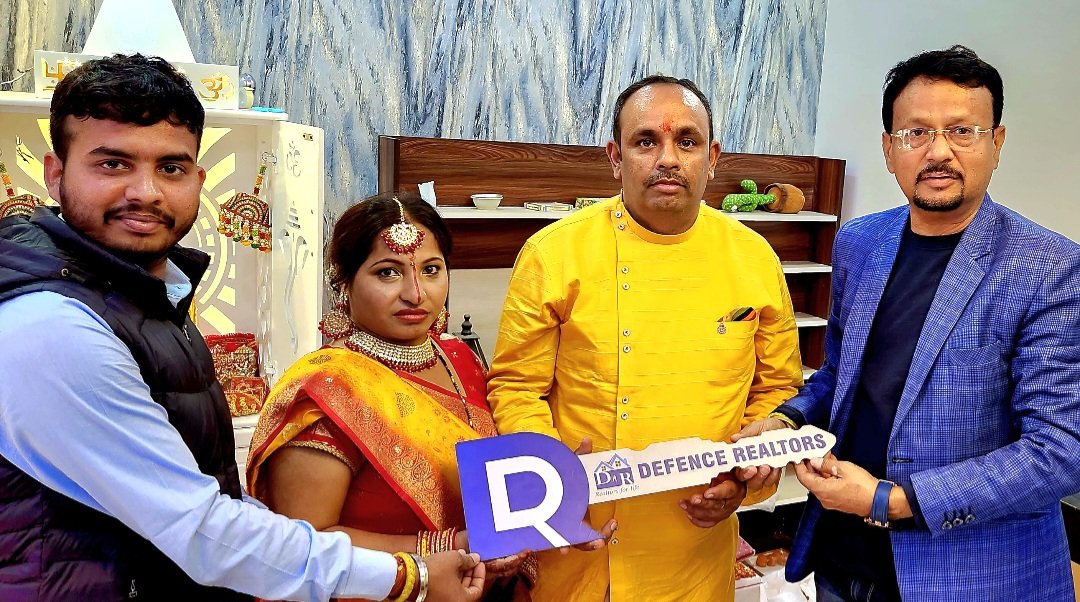 DefenceRealtors's tweet photo. *lसबका सपना i
ट्राइसिटी मे एक घर हो अपना ii
डिफेंस रियलेटऱ ग्रुप की तरफ 3 बीएचके फ्लैट की रजिस्ट्री एवं पोजेशन श्रीमती पम्मी सिंह एवं मनीष सिंह को दिया i
राकेश शर्मा
मैनेजिंग डायरेक्टर
डिफेंस रियलेटर ग्रुप ऑफ कंपनीज़।
9216 242526
8264 595959
#Defencerealtors
#Defencegroup https://t.co/xpxgYj3awx