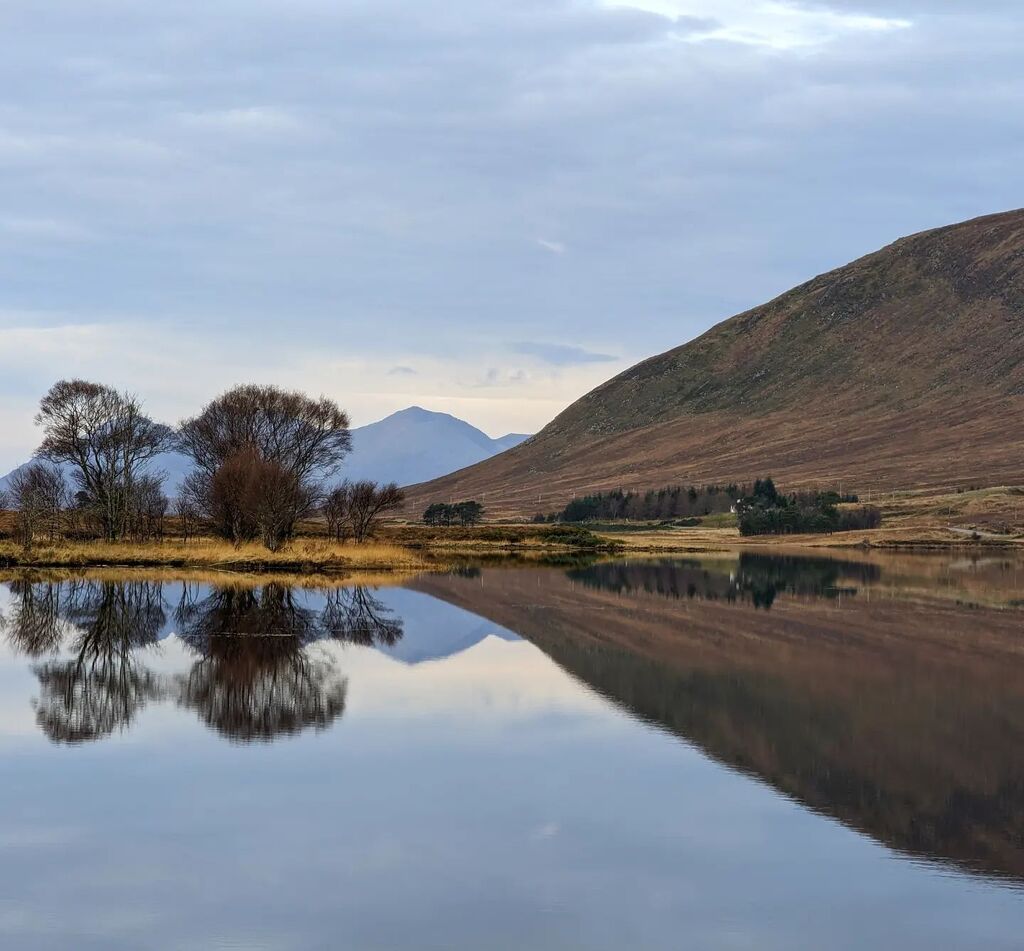 Loch Droma reflections #lochdroma #highlands #scotland #reflections instagr.am/p/CltpEoPrYnm/