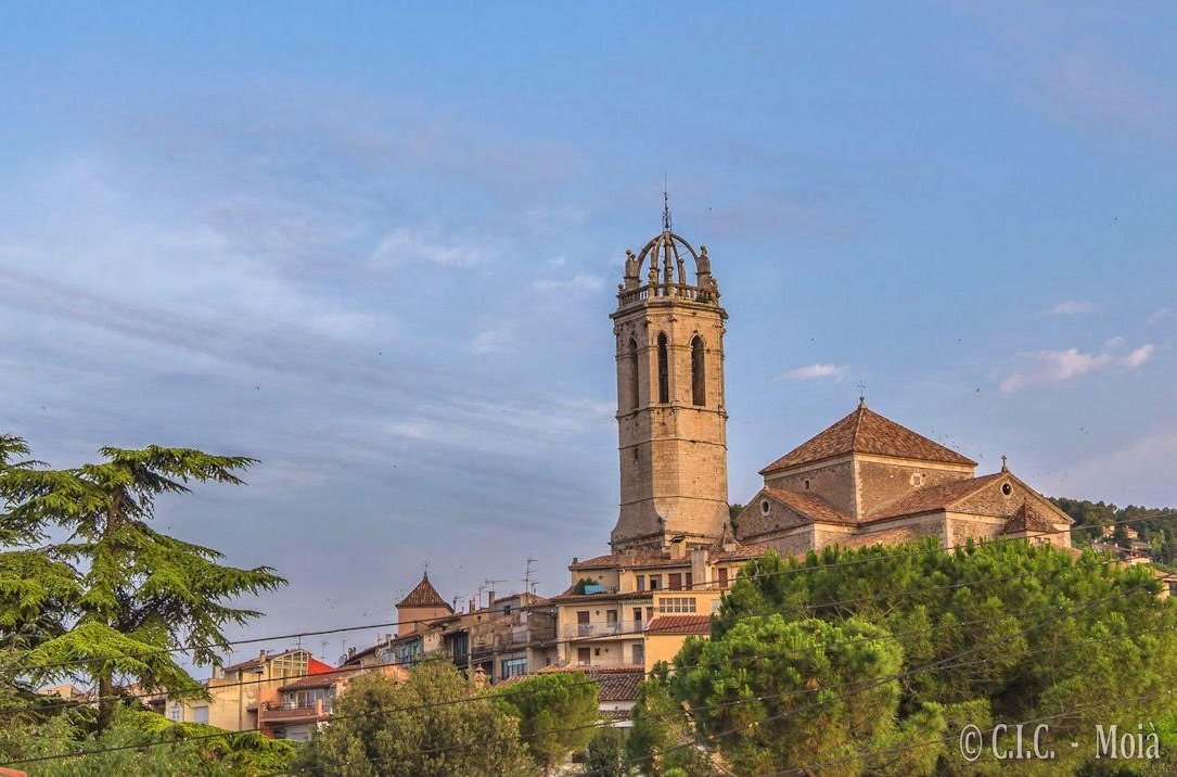 ParroquiaMoia's tweet photo. 🔔Avui a les 12:00h al Campanar de la @ParroquiaMoia hem fet repicar les campanes per celebrar que el toc manual ha estat declarats Patrimoni Cultural Immaterial de la Humanitat per la @UNESCO 

Primer s'ha fet el toc de l'àngelus i després el repic de celebració. Enhorabona! 🎉 https://t.co/77g1E39oEJ