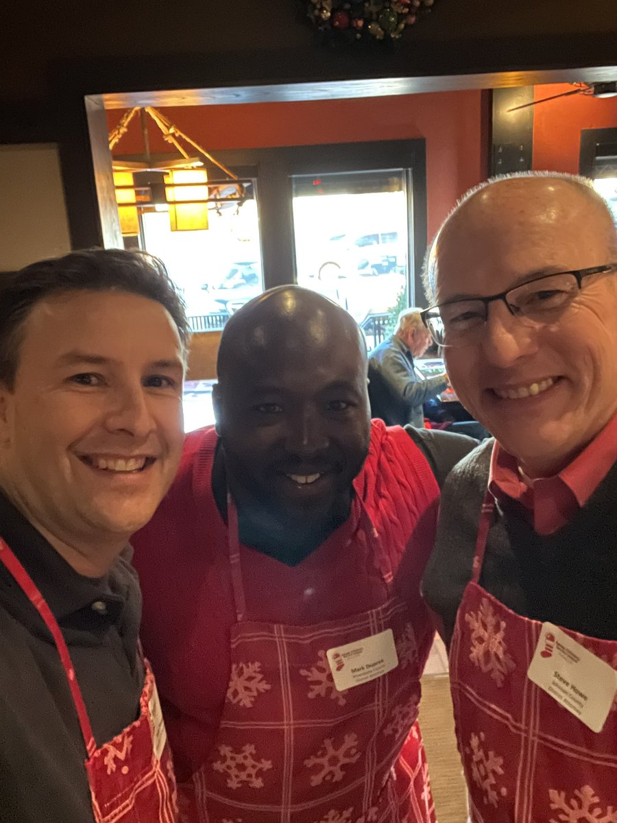 toddgthompson's tweet photo. Happy to serve with so many great people for the Overland Park Red Stocking Breakfast for the @KCSL Kansas Children's Service League. #KCSL @JohnsonCoDA @WYCODAOffice @jackstackbbq https://t.co/q0IONNMKmW