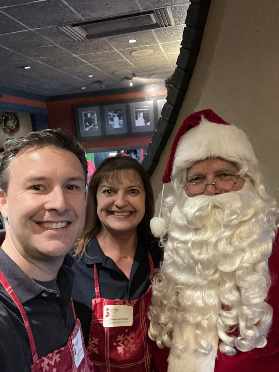 toddgthompson's tweet photo. Happy to serve with so many great people for the Overland Park Red Stocking Breakfast for the @KCSL Kansas Children's Service League. #KCSL @JohnsonCoDA @WYCODAOffice @jackstackbbq https://t.co/q0IONNMKmW