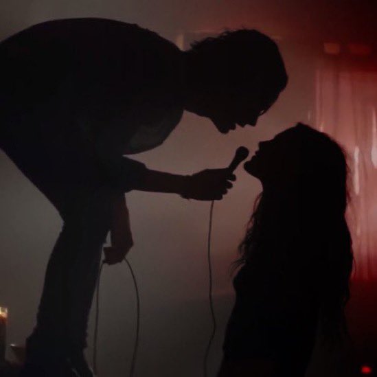 The 1975 tweet media