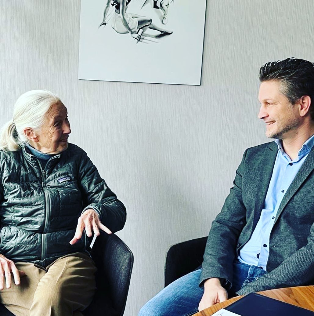 koentimmers's tweet photo. Discussed the importance of climate education with Jane Goodall. “We must work to ensure that all schools include the environment and ethics in the curriculum” @JaneGoodallInst https://t.co/bD1OFiBF4H