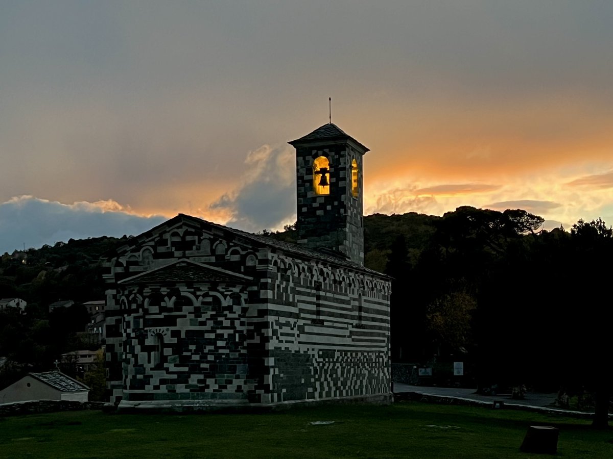 fferi_'s tweet photo. #Murato #Corsica https://t.co/sPI10VKv00