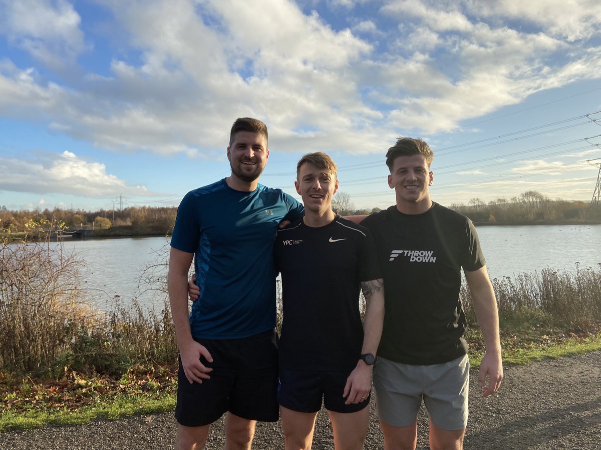 JdrfMike's tweet photo. @Poolsbrookpkrun with the lads! #JDRF https://t.co/gy0ob9eRBZ