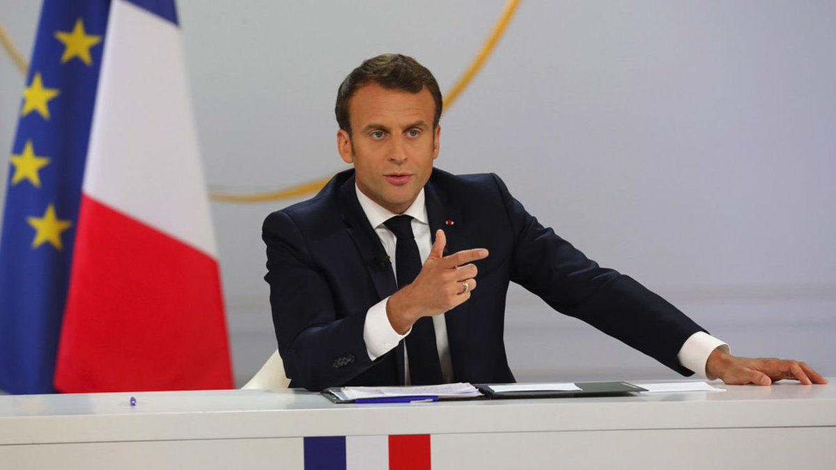 cheveux_jaune's tweet photo. OFFICIEL : L’électricité sera coupé dans les écoles, collèges et lycée à partir du Lundi 5 décembre. Les écoles seront donc fermés. 
Emmanuel Macron annonce que ça durera jusqu’à Noël https://t.co/nGPlBALWir