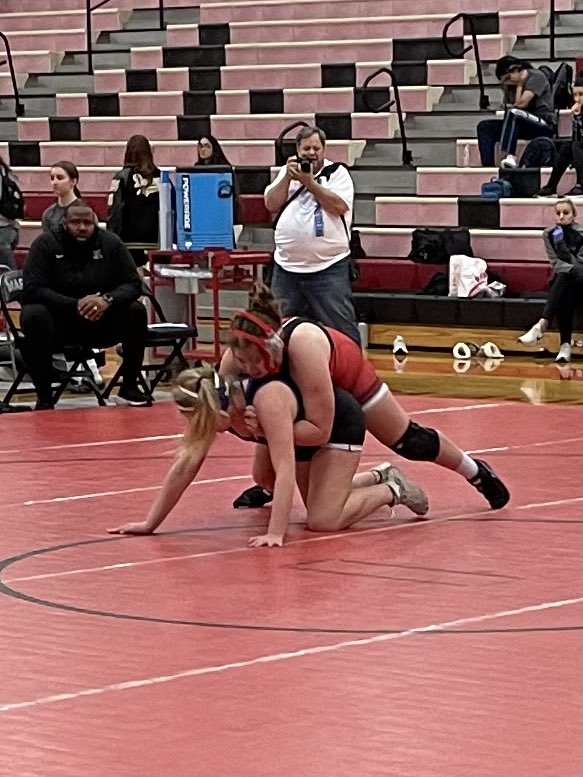 TrueTrueje's tweet image. Watching our @Marcus_HS girls wrestling 🤼‍♀️ team work hard! These young women are amazing! You make us proud! @MHS9th