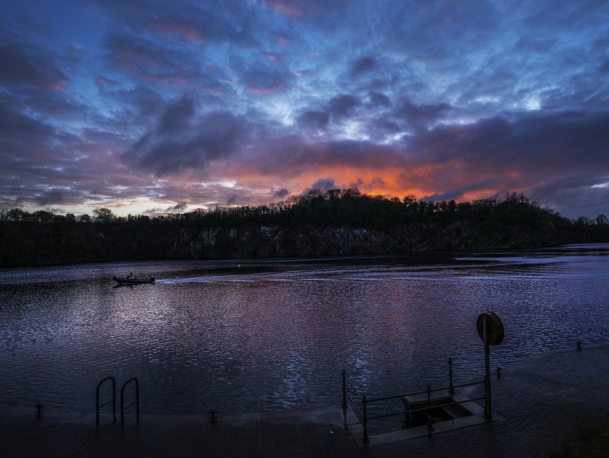 mikespencerpics's tweet photo. Currently obsessed with the sky when it gets underlit by the setting Sun. 
Would've been nice to have a still water surface but there was a slight breeze but the colours were still there
@visitblaby 
@visit_leicester 
#stoneycove
#leicestershire
#blabydistrict https://t.co/A0b6SsrFbY