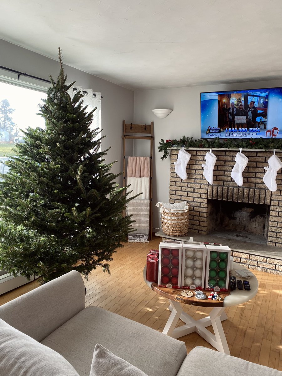 kelssgray's tweet photo. @DaddiesTelethon Real! Decorate our tree and home every year watching Christmas Daddies ❤️❤️ https://t.co/xVWsS8UsVe