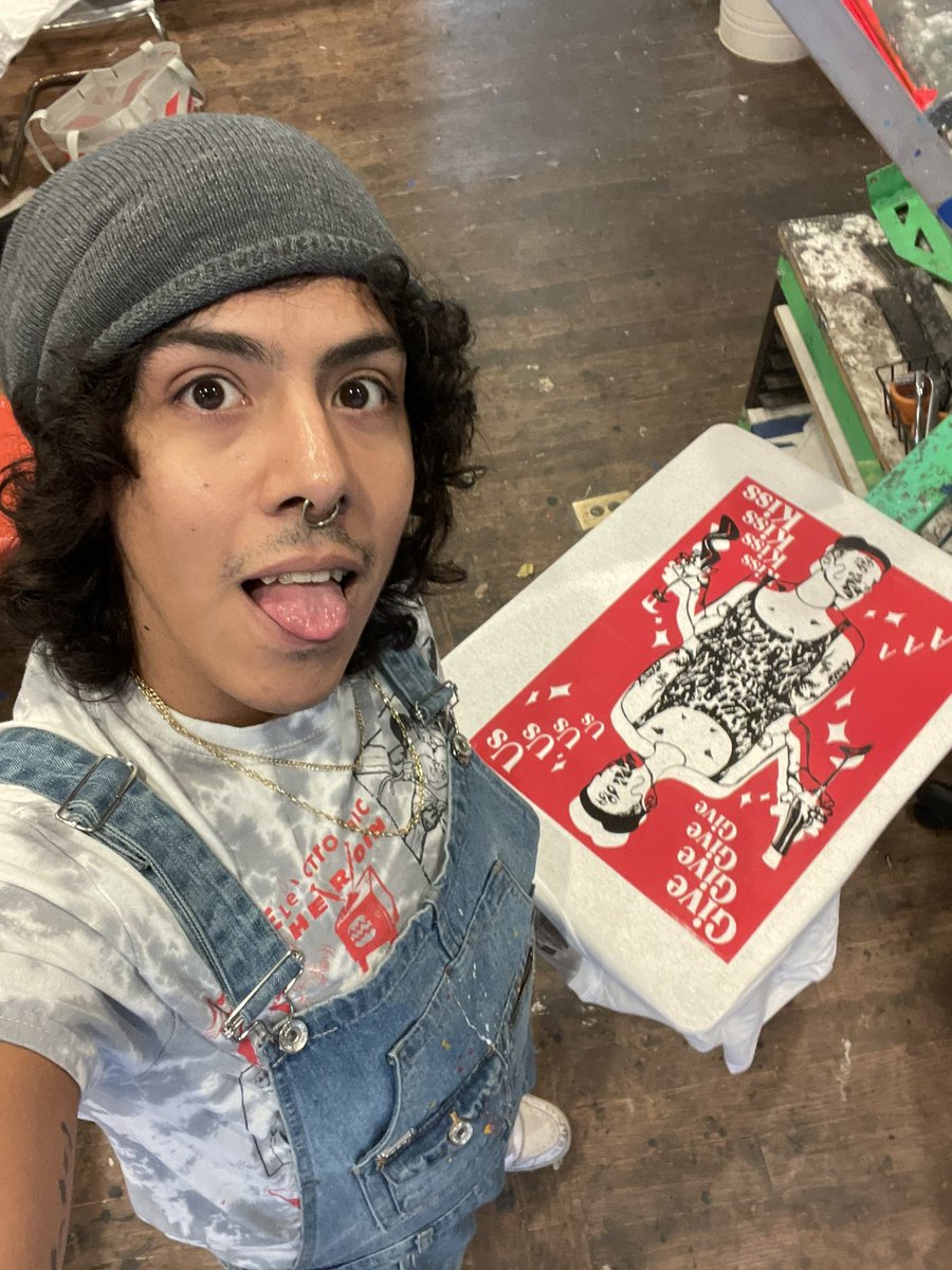 PlushS0ft's tweet photo. T shirts https://t.co/ddD3xn7E4V